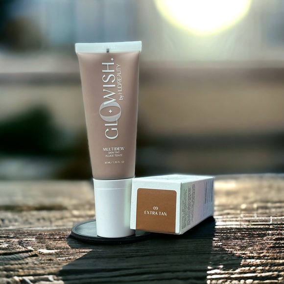 HUDA BEAUTY Other - Glowish Multi DEW Skin Tint